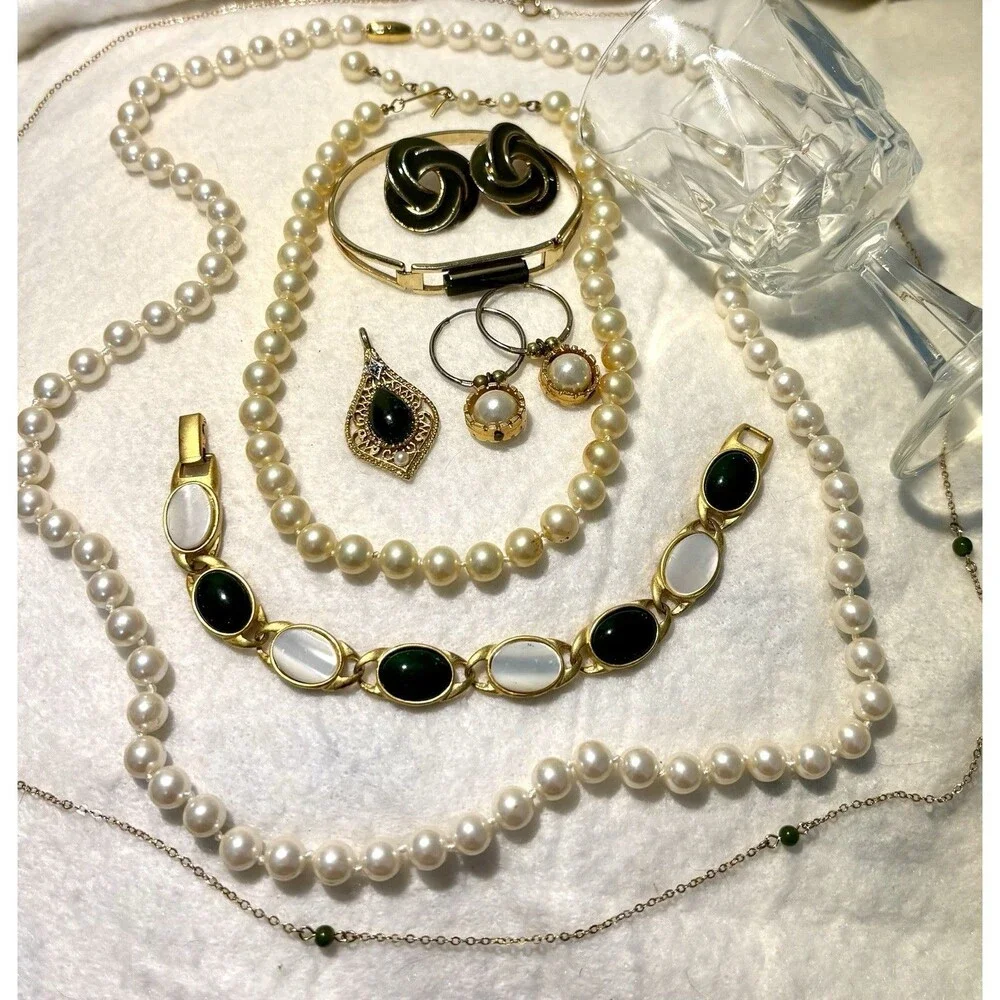 Vintage Green Faux Pearl Jewelry Lot Gold Tone Necklace Bracelet Earrings Glass